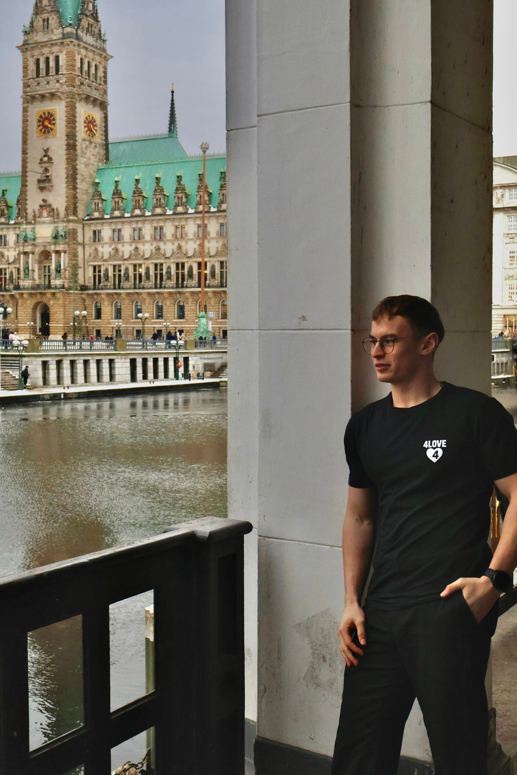 4LOVE Signature Tee - Black